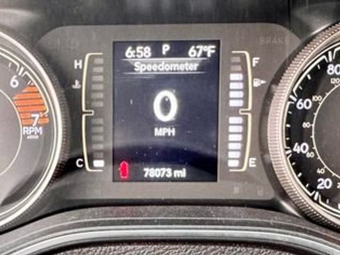 Used 2019 Jeep Cherokee Latitude Plus w/ Cold Weather Group AWD/4WD image 12