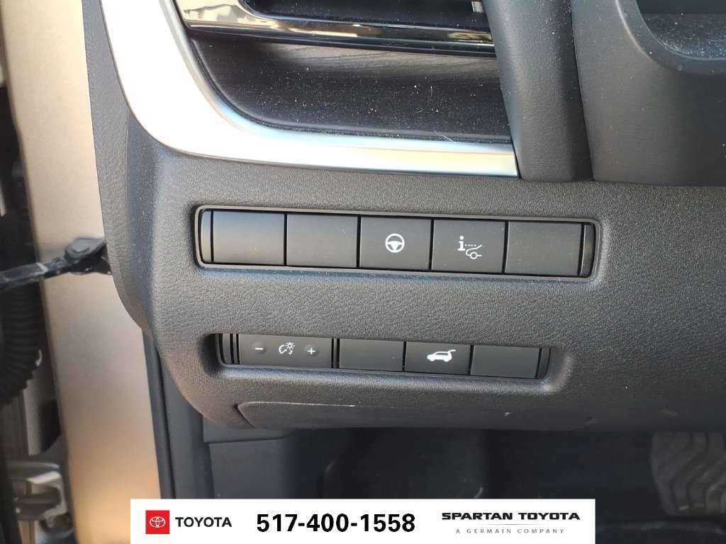 Used 2021 Nissan Rogue Platinum AWD/4WD image 16