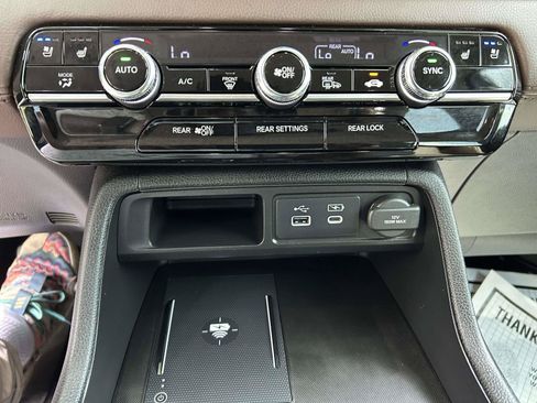 Used 2025 Honda Pilot Elite image 27