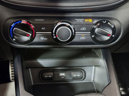 Certified 2023 Kia Soul LX w/ LX Technology Package image 15