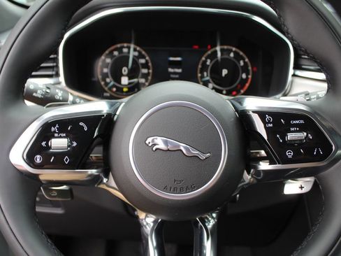 Used 2026 Jaguar F-PACE R-Dynamic S AWD/4WD image 29