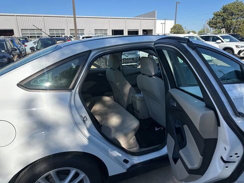 Used 2015 Ford Focus SE image 17