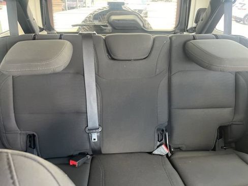 Used 2020 Jeep Wrangler Unlimited Sahara AWD/4WD image 20