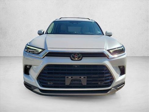Used 2025 Toyota Grand Highlander AWD image 2