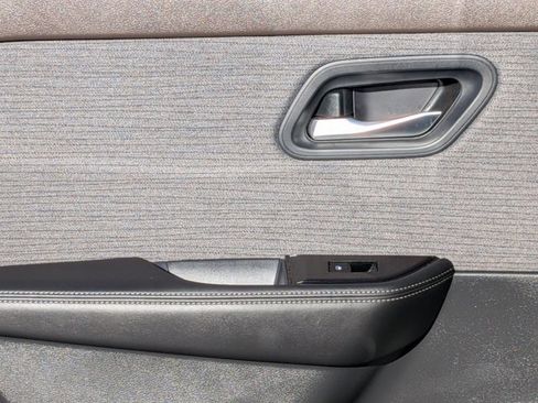 Certified 2023 Nissan Rogue SV image 23