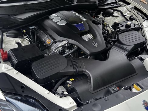 Used 2018 Maserati Quattroporte S GranSport image 10