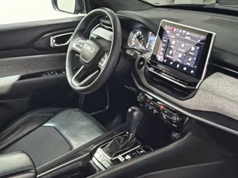 Used 2023 Jeep Compass Latitude AWD/4WD image 8