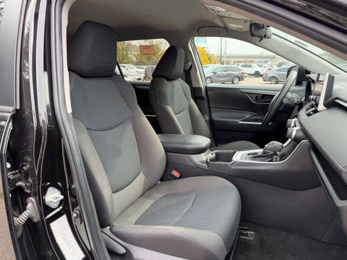 Used 2023 Toyota RAV4 LE image 10