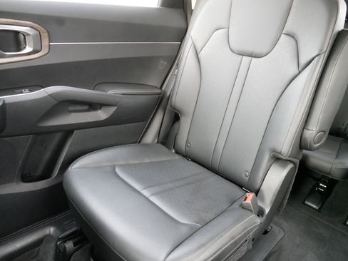 Certified 2022 Kia Sorento X-Line EX image 12