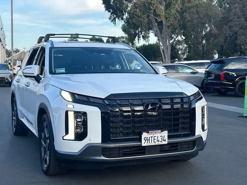 Used 2024 Hyundai Palisade SEL FWD image 4