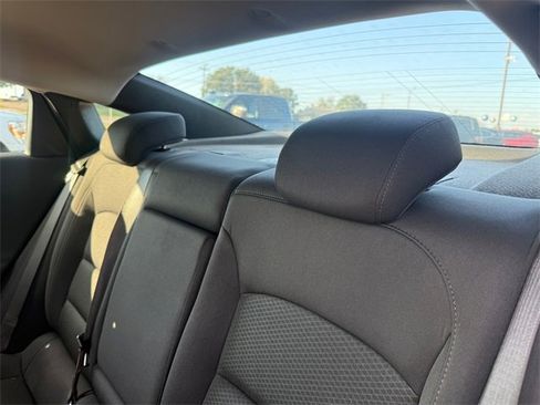 Used 2024 Chevrolet Malibu LT image 30