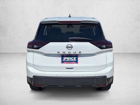 Used 2024 Nissan Rogue S image 7