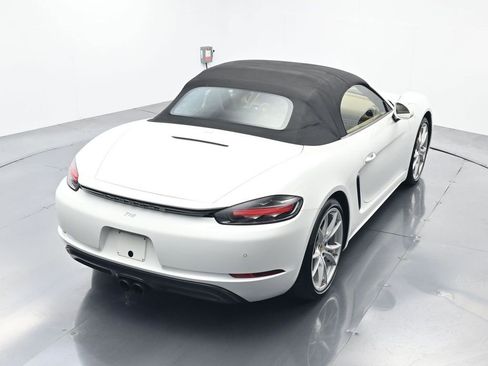 Certified 2017 Porsche 718 Boxster RWD image 35