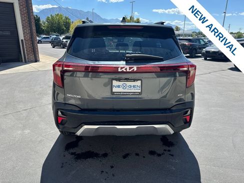 Used 2024 Kia Seltos EX AWD/4WD image 6