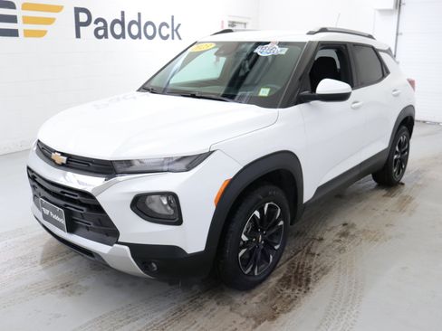 Used 2023 Chevrolet TrailBlazer LT w/ Convenience Package image 3