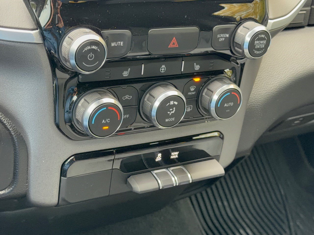 Used 2023 RAM 1500 Big Horn AWD/4WD image 22