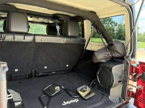Used 2013 Jeep Wrangler Unlimited Sahara w/ Dual Top Group AWD/4WD image 29