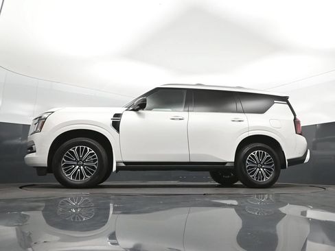 Used 2025 Nissan Armada SL w/ Captain's Chari Seat Package AWD/4WD image 39