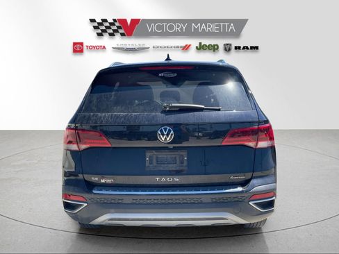 Used 2024 Volkswagen Taos SE AWD/4WD image 3