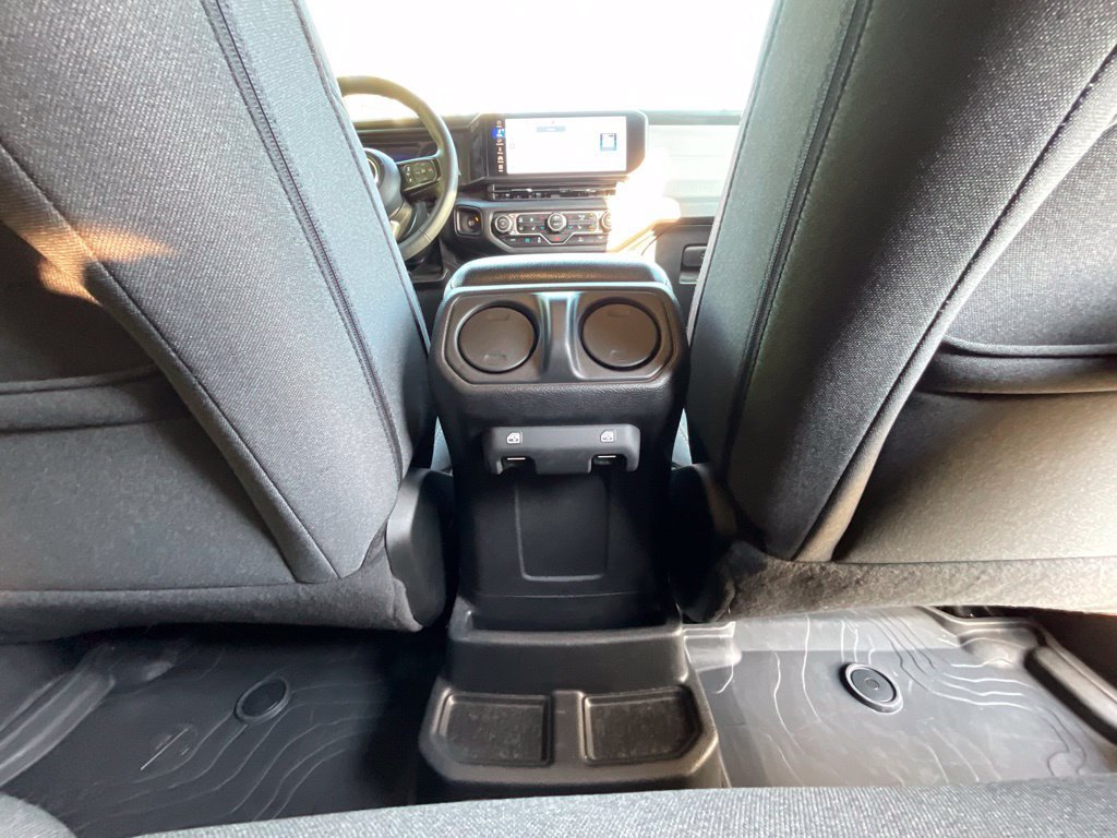 Used 2024 Jeep Wrangler Unlimited w/ Convenience Group AWD/4WD image 25