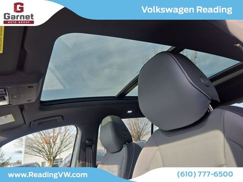 New 2026 Volkswagen Tiguan SE R-Line image 13