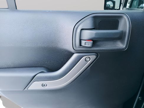 Used 2015 Jeep Wrangler Unlimited Sport w/ Quick Order Package 24S image 31