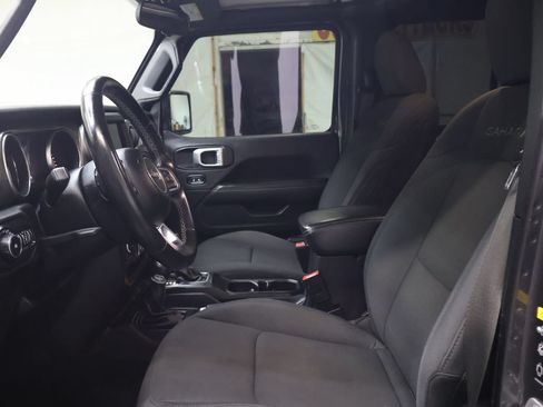 Used 2021 Jeep Wrangler Unlimited Sahara AWD/4WD image 17