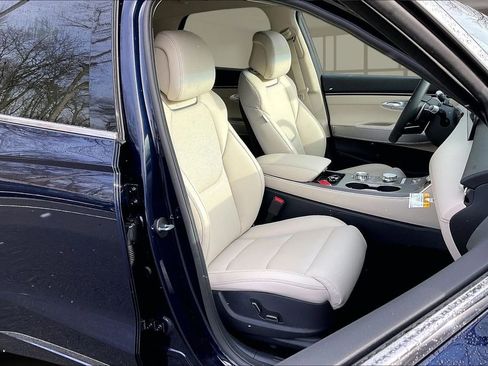 New 2026 Genesis GV70 2.5T Select image 10