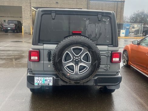 Used 2020 Jeep Wrangler Sport image 8