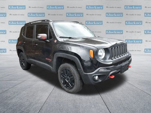 Used 2018 Jeep Renegade Trailhawk image 3