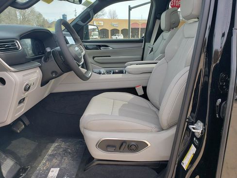 New 2026 Jeep Grand Wagoneer Limited AWD/4WD image 10