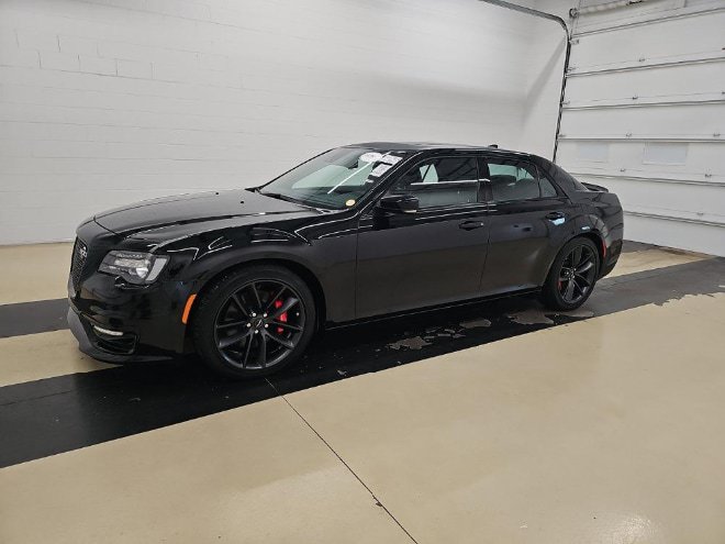 Used 2023 Chrysler 300 C RWD image 1