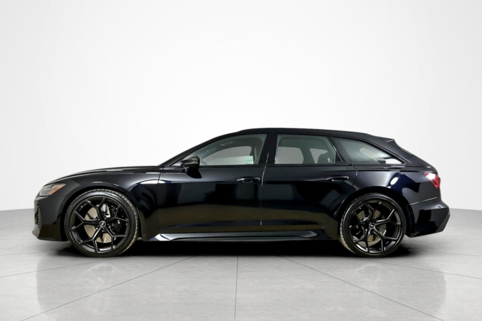 Used 2024 Audi RS 6 performance w/ Matte Carbon Package AWD/4WD image 2
