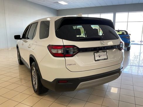 Used 2025 Honda Pilot EX-L image 6