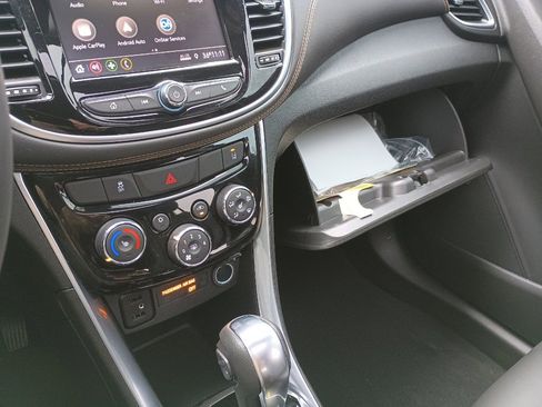 Used 2020 Chevrolet Trax Premier image 21