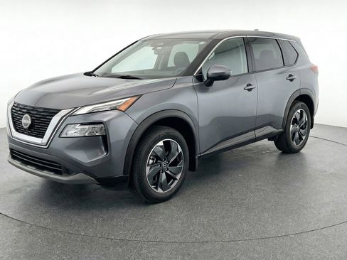 Used 2025 Nissan Rogue SV AWD/4WD image 3