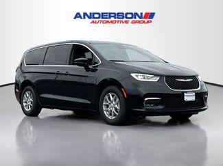 New 2026 Chrysler Pacifica Select video 1