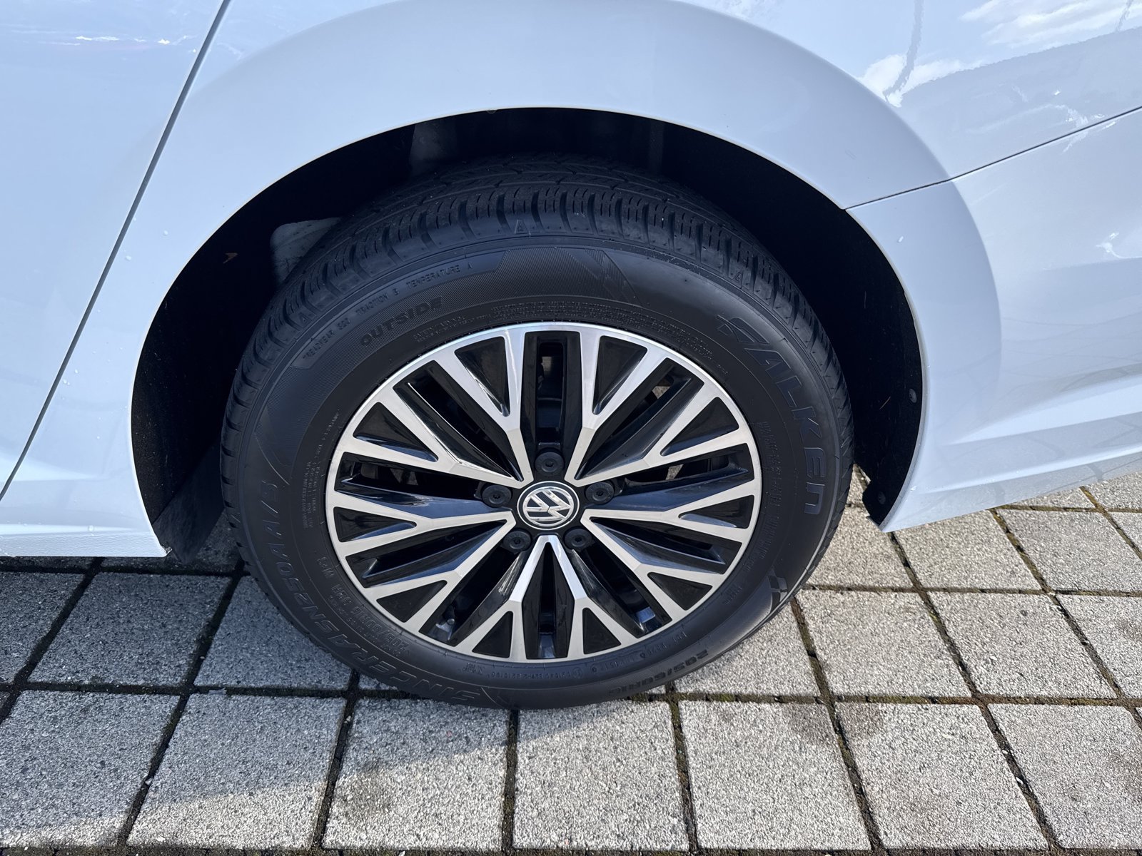 Used 2019 Volkswagen Jetta SEL FWD image 12