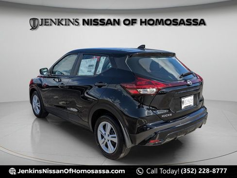 Certified 2025 Nissan Kicks Play S FWD image 6
