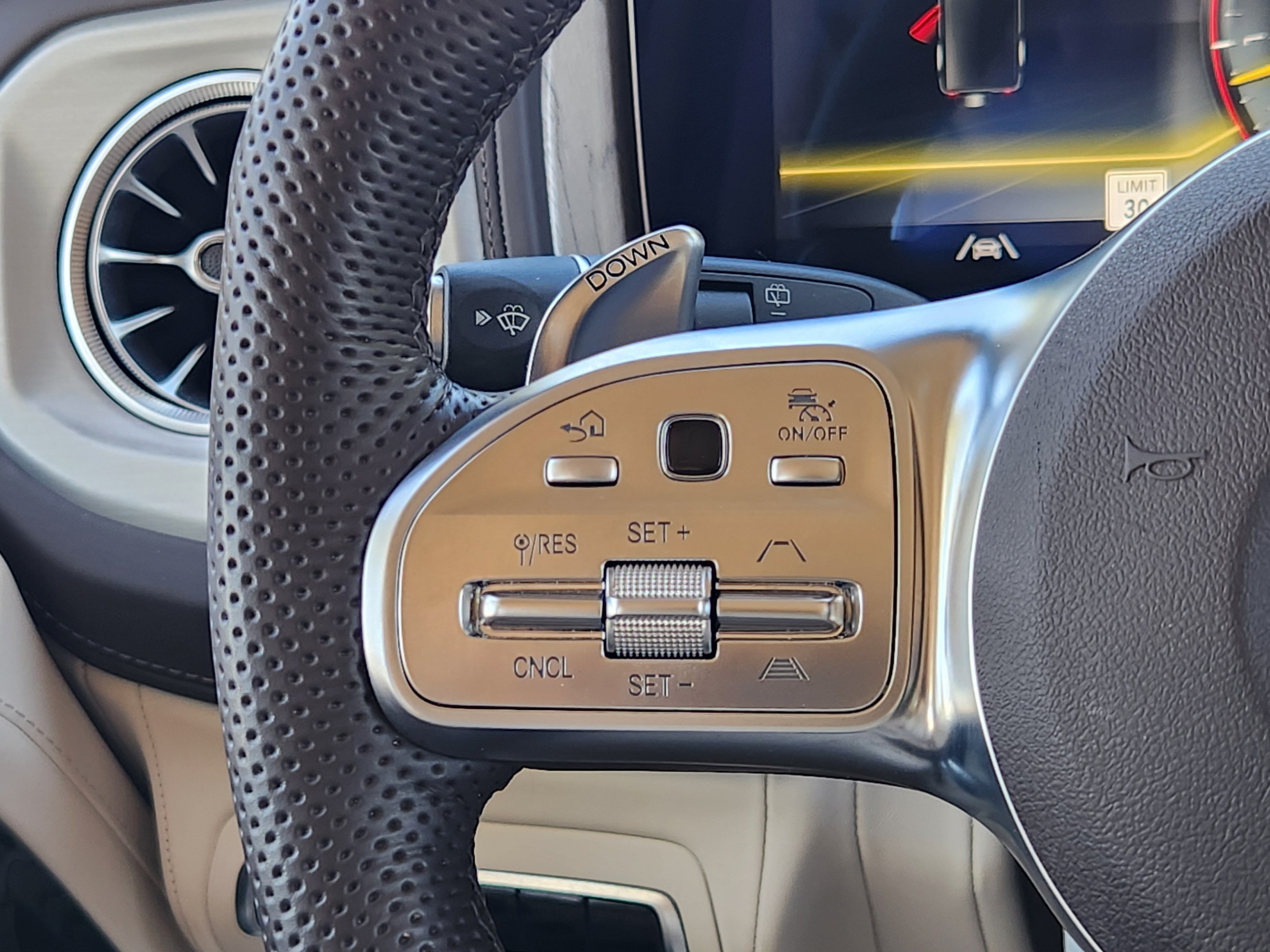 Certified 2024 Mercedes-Benz G 63 AMG 4MATIC image 25