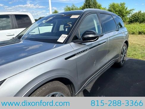 Used 2024 Lincoln Nautilus Reserve AWD/4WD image 2