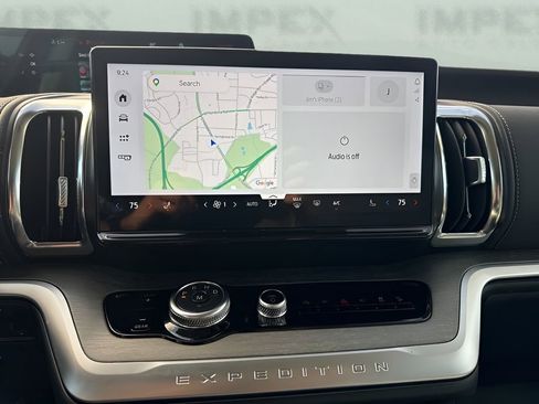 Used 2025 Ford Expedition Platinum w/ Driver's Package image 19