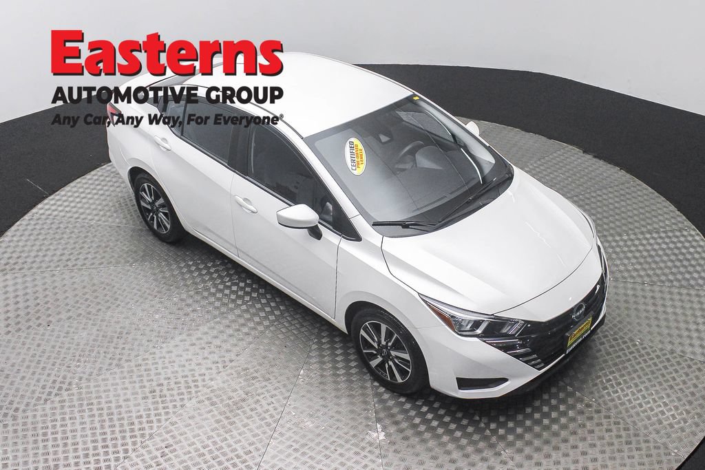 Used 2024 Nissan Versa SV FWD image 4