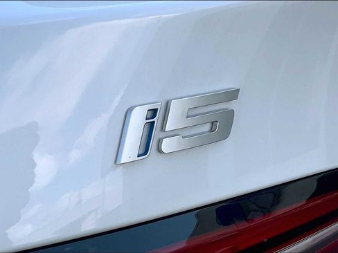 Certified 2024 BMW i5 eDrive40i w/ Premium Package image 9
