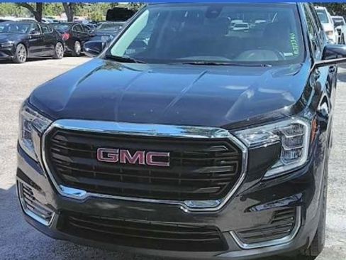 Used 2024 GMC Terrain SLE FWD image 1