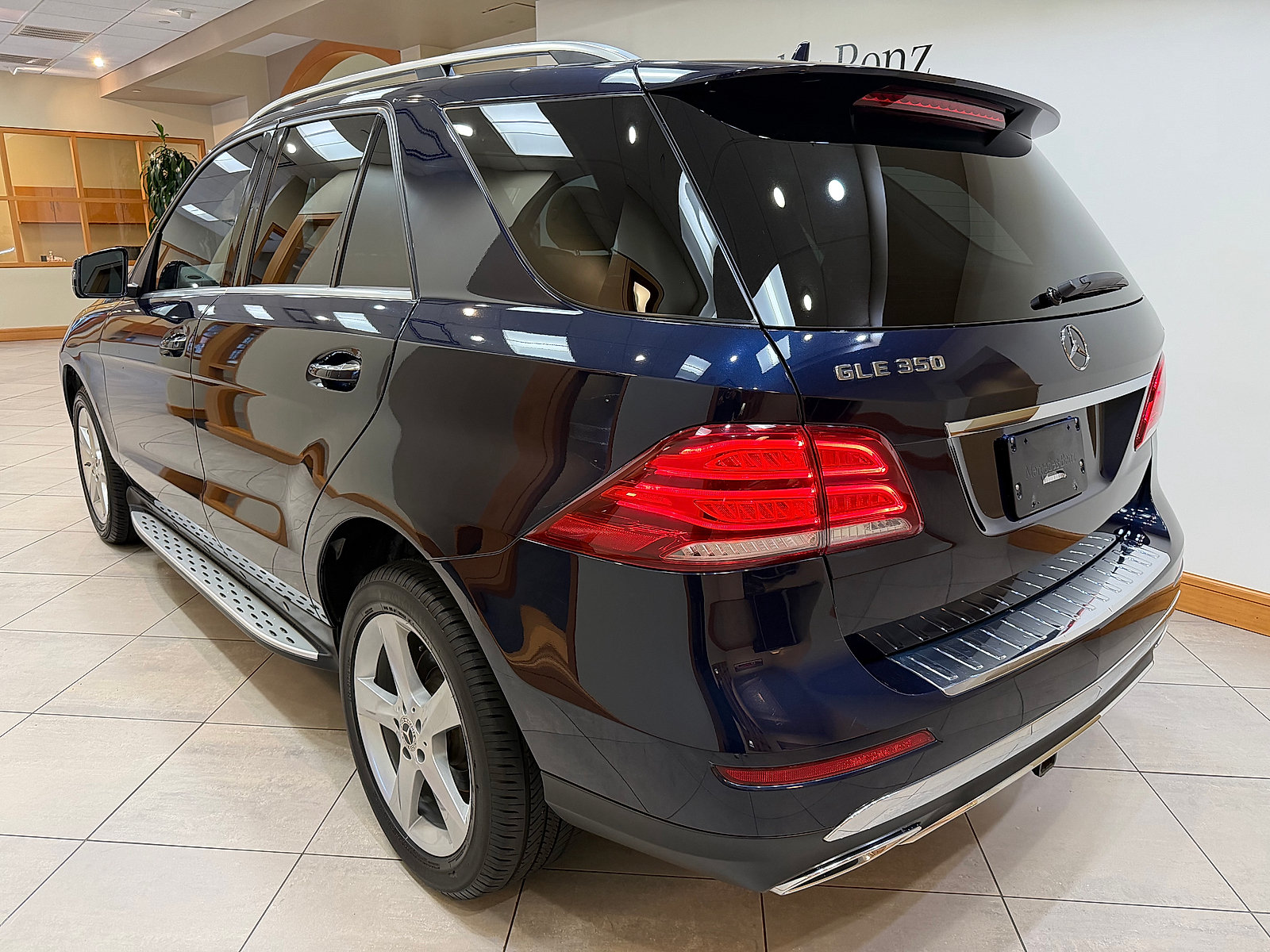 Used 2017 Mercedes-Benz GLE 350 image 4