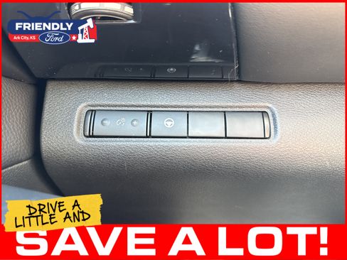 Used 2024 Nissan Pathfinder SV FWD image 29