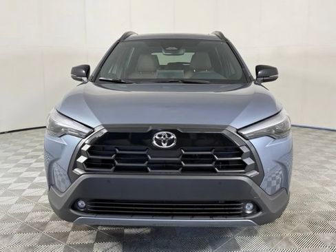 Used 2026 Toyota Corolla Cross XLE w/ Convenience Package FWD image 7