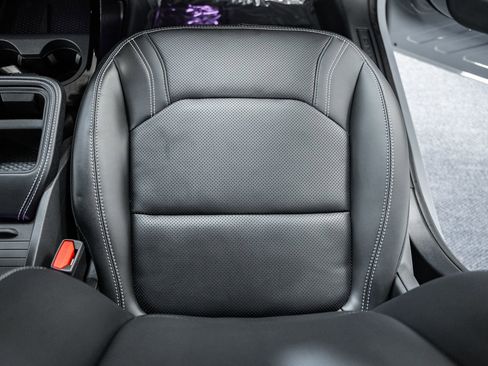 Certified 2025 Ford Mustang Mach-E Premium image 33