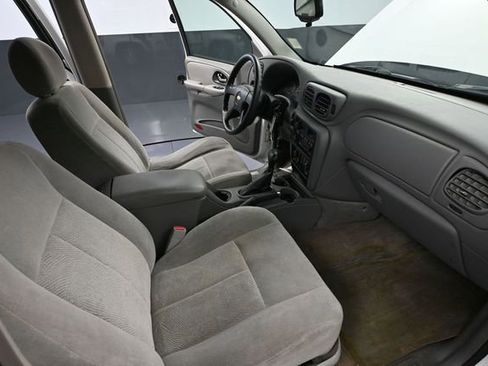 Used 2005 Chevrolet TrailBlazer LS w/ LS Preferred Equipment Group AWD/4WD image 39
